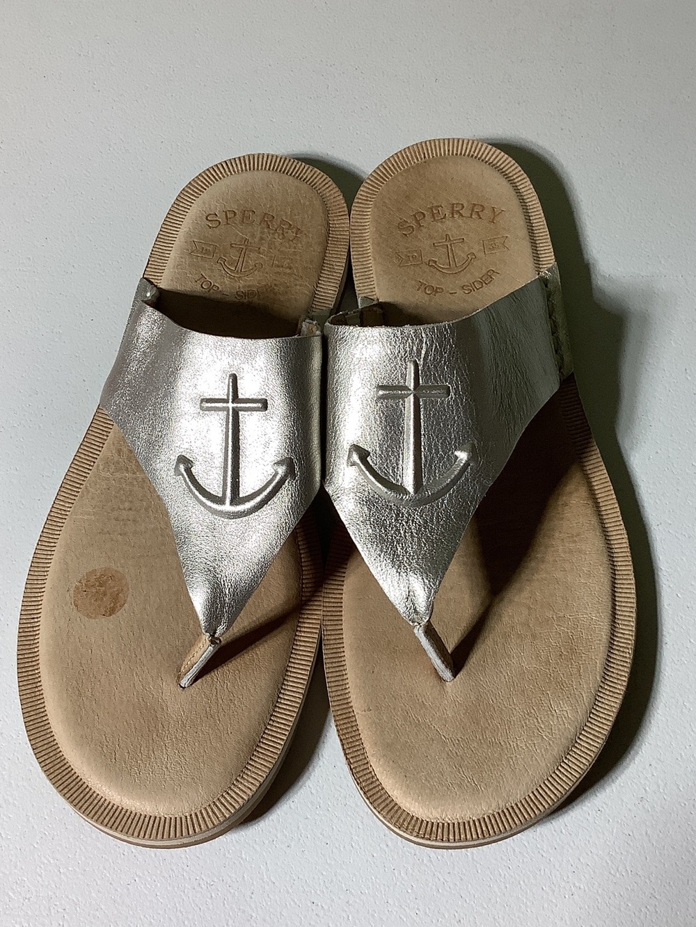 Sperry silver thong sandals, size 8.5